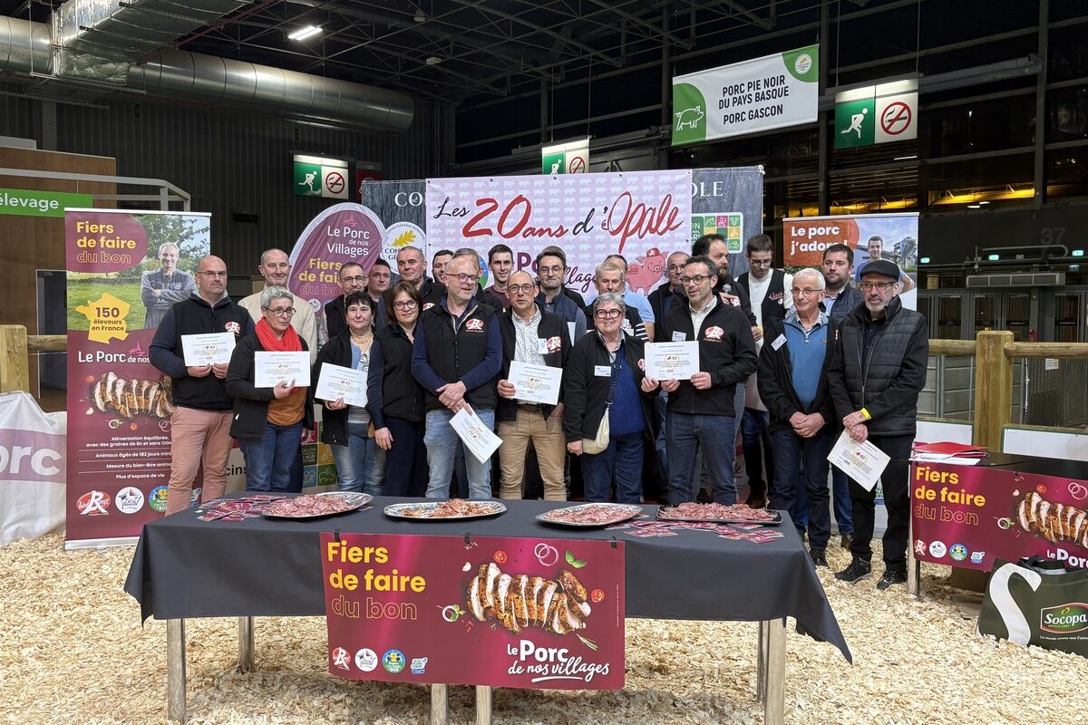 Un groupe de personnes sur un stand du salon international de l'agriculture - Illustration Le Label Rouge Opale a fêté ses 20 ans !