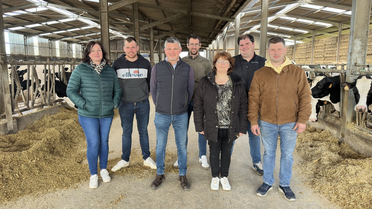 agriculteurs dans une stabulation - Illustration « Il était inconcevable de ne pas trouver de solutions »